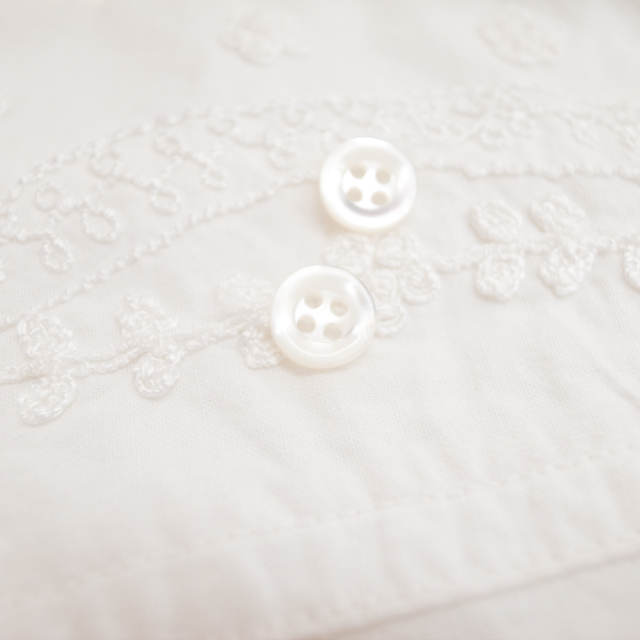 【丸型(シンプルデザイン)】白蝶貝ボタン#bt129  4穴9mm