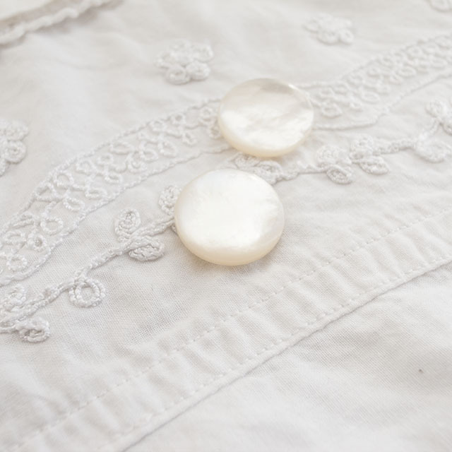 白蝶ビンテージボタン