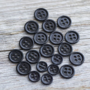 黒蝶貝ボタン　染色ボタン　シャツ用ボタン