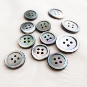 【厚みのある形(ジャケット用 3mm厚)】黒蝶貝ボタン#00017JK 4穴15mm&20mmセット ＊＊＊10％OFF＊＊＊