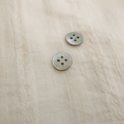 【丸型(定番)】黒蝶貝ボタン#00100 4穴10mm