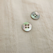 【丸型(定番)】黒蝶貝ボタン#00100 4穴11.5mm
