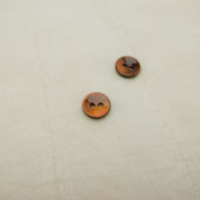 【丸型(染めボタン)】黒蝶貝　貝ボタン#00104 2穴10mm　C/#ORANGE