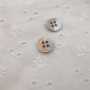 【丸型(定番)】茶蝶貝ボタン#00100 4穴11.5mm
