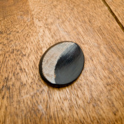 【楕円型(シンプルデザイン)】本水牛ボタン#BB12 1穴35mm