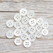 【ボタンダウンシャツ用 貝ボタンセット】高瀬貝 貝ボタン#BT014  4穴　9mm5個＆10mm15個【10％OFF】