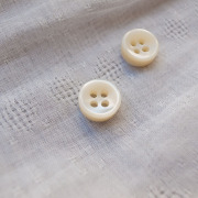 【厚みのあるボタン(4mm厚)】高瀬貝貝ボタン#bt131 4穴11.5mm