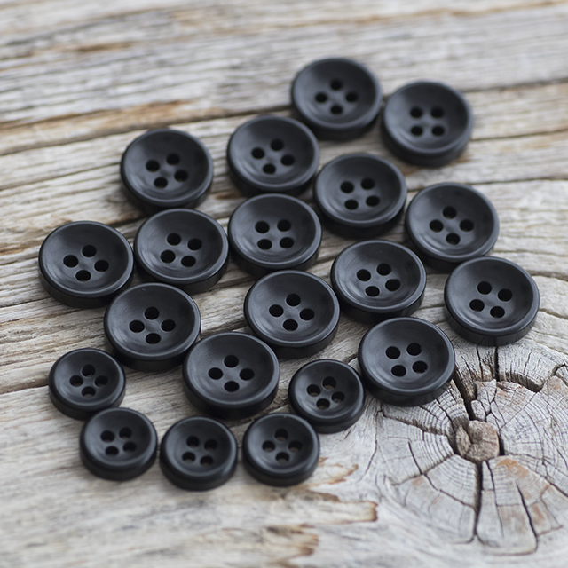 【丸型（厚みのあるボタン）】ナットボタン ＃ONT11H 4穴　C/#09ブラック 9mm5個&11.5mm15個シャツ用ボタンセット　＊＊＊10％OFF＊＊＊