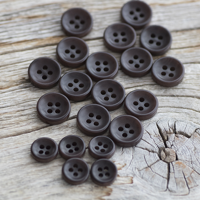 【丸型（厚みのあるボタン）】ナットボタン ＃ONT11H 4穴　C/#48ブラウン 9mm5個&11.5mm15個シャツ用ボタンセット　＊＊＊10％OFF＊＊＊