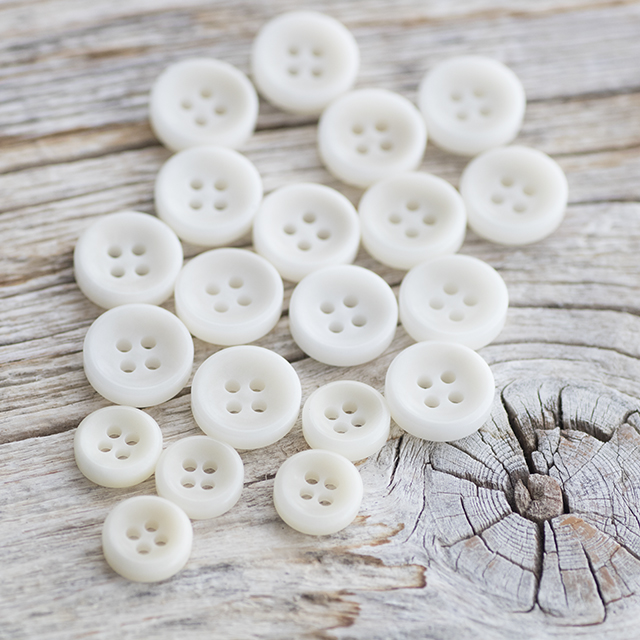 【丸型（厚みのあるボタン）】ナットボタン ＃ONT11H 4穴　C/#01ホワイト 9mm5個&11.5mm15個シャツ用ボタンセット　＊＊＊10％OFF＊＊＊