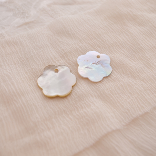【花の形のシェルパーツ<>パーツ(トップホール)】アコヤパール貝アクセサリーシェルパーツ<>パーツ#pt041 1穴20mm