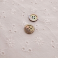 【丸型(定番)】茶蝶貝　#00017 4穴13mm
