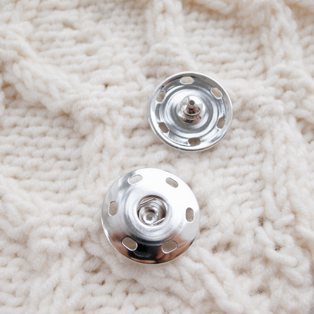 スナップボタン