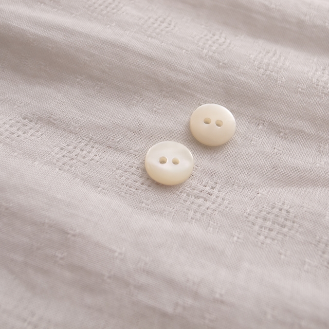 【丸型(定番)】高瀬貝 貝ボタン#00150 2穴10mm