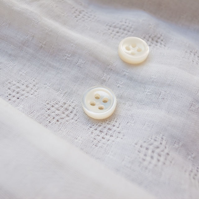 【厚みのあるボタン(3mm厚)】高瀬貝貝ボタン#bt131 4穴10mm