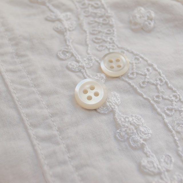 【丸型(定番 シンプルデザイン)】高瀬貝ボタン#bt137 4穴10mm