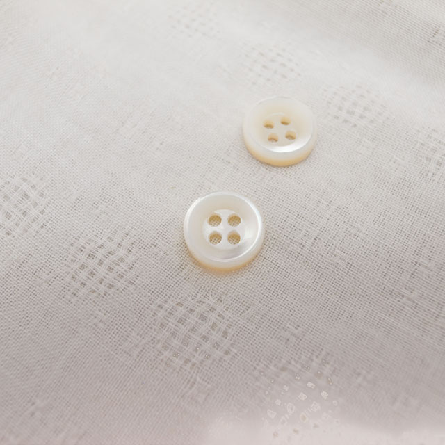 【厚みのあるボタン(2.5mm厚)】高瀬貝 貝ボタン#bt139 4穴9mm