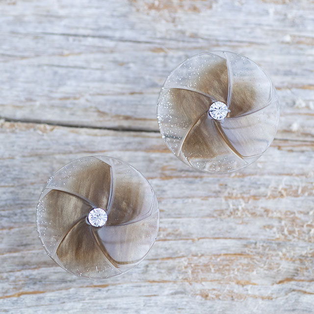 【クリスタルフラワーボタン】 ＃BT267 1穴 20mm C/#45ブラウン