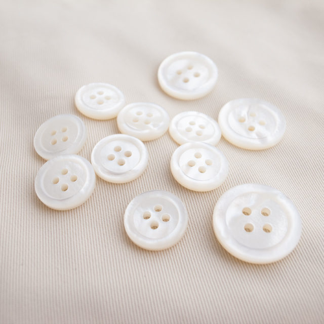 【厚みのある形(ジャケット用 3mm厚)】白蝶貝ボタン#00017JK 4穴15mm&20mmセット ＊＊＊10％OFF＊＊＊