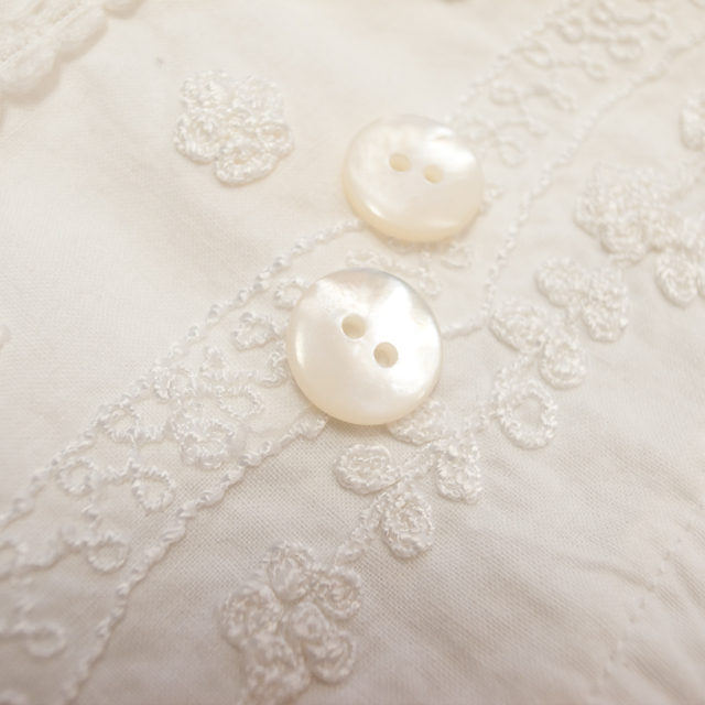 【丸型(定番)】白蝶貝 貝ボタン#00150 2穴 13mm
