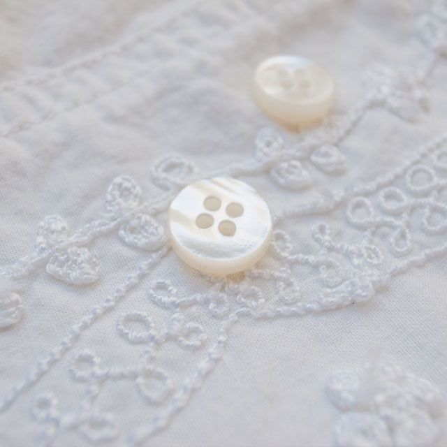 【厚みのあるボタン(3mm厚)】白蝶貝 貝ボタン#bt099 4穴11.5mm