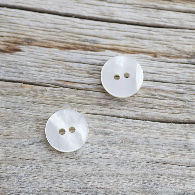 白蝶貝ボタン　00104