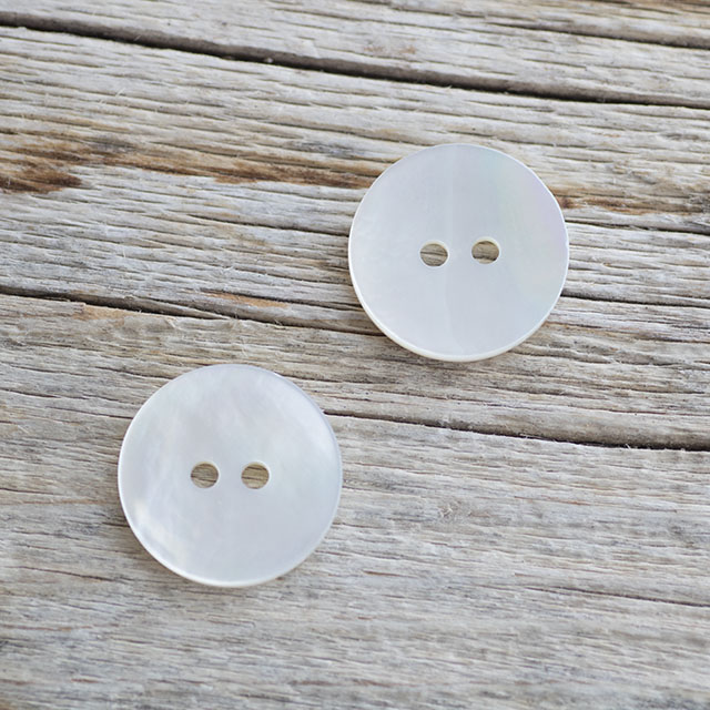 白蝶貝ボタン　00104