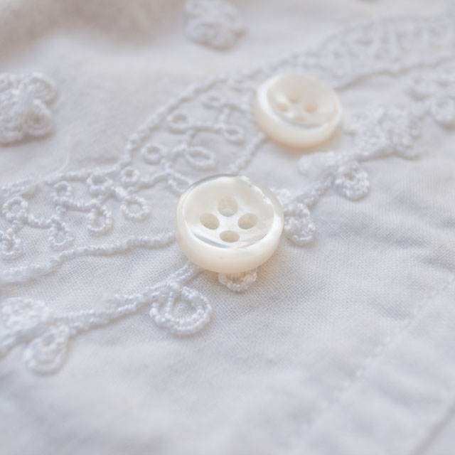 【厚みのあるボタン(3mm厚)】白蝶貝貝ボタン#bt131 4穴11.5mm
