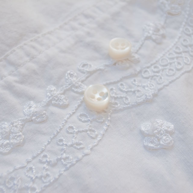 【厚みのあるボタン(4mm厚)】白蝶貝貝ボタン#bt131 4穴9mm