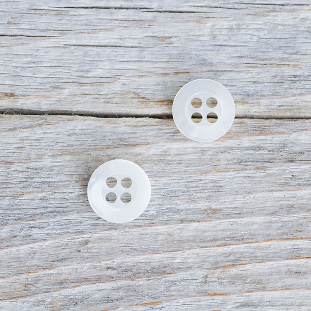 【丸型(定番)】白蝶貝 貝ボタン#bt138 4穴9mm