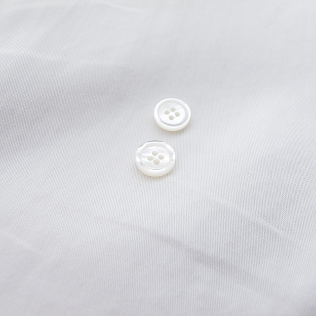 【厚みのある形(シャツ用 2.5mm厚)】白蝶貝ボタン#uramigaki25 4穴9mm TAKASHIMAオリジナルモデル