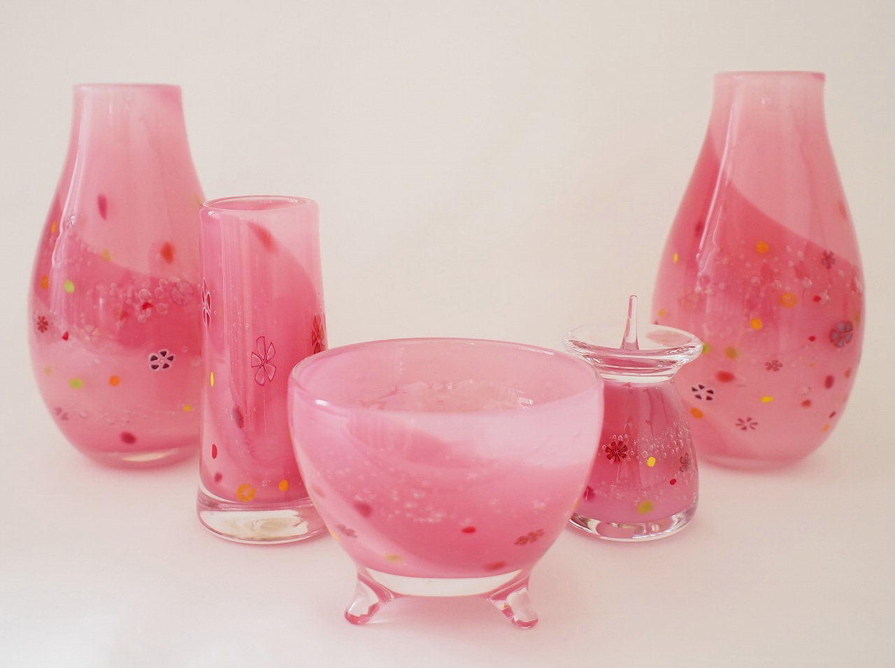 ピンクの仏具　花柄　かわいい