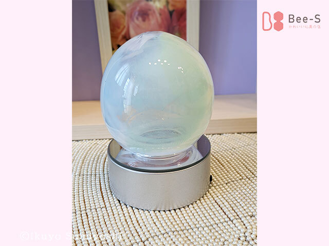 虹色のガラス仏具　かわいい盆提灯　おしゃれな盆提灯　令和　飾り方