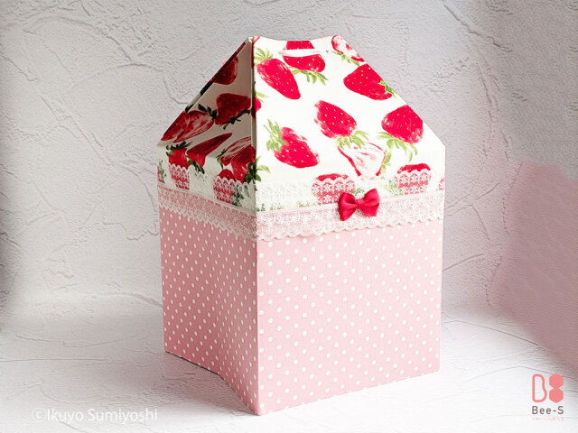 かわいい骨壺カバー、イチゴ柄かわいいレース付き