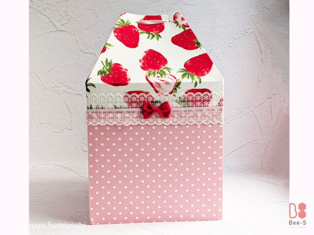 可愛い骨壺カバー　手元供養　イチゴ柄　桐箱用　骨覆い　骨壺　火葬