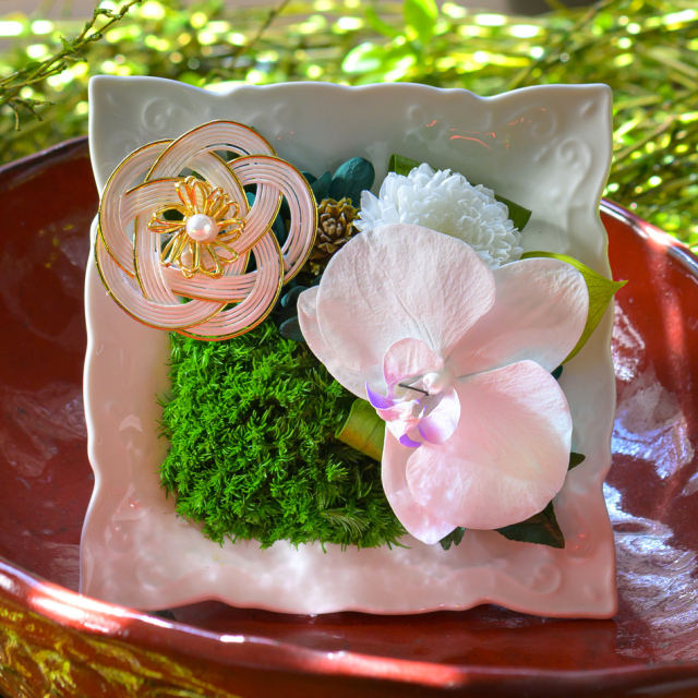 プリザーブドフラワー 「迎春 − 手のひらの華」