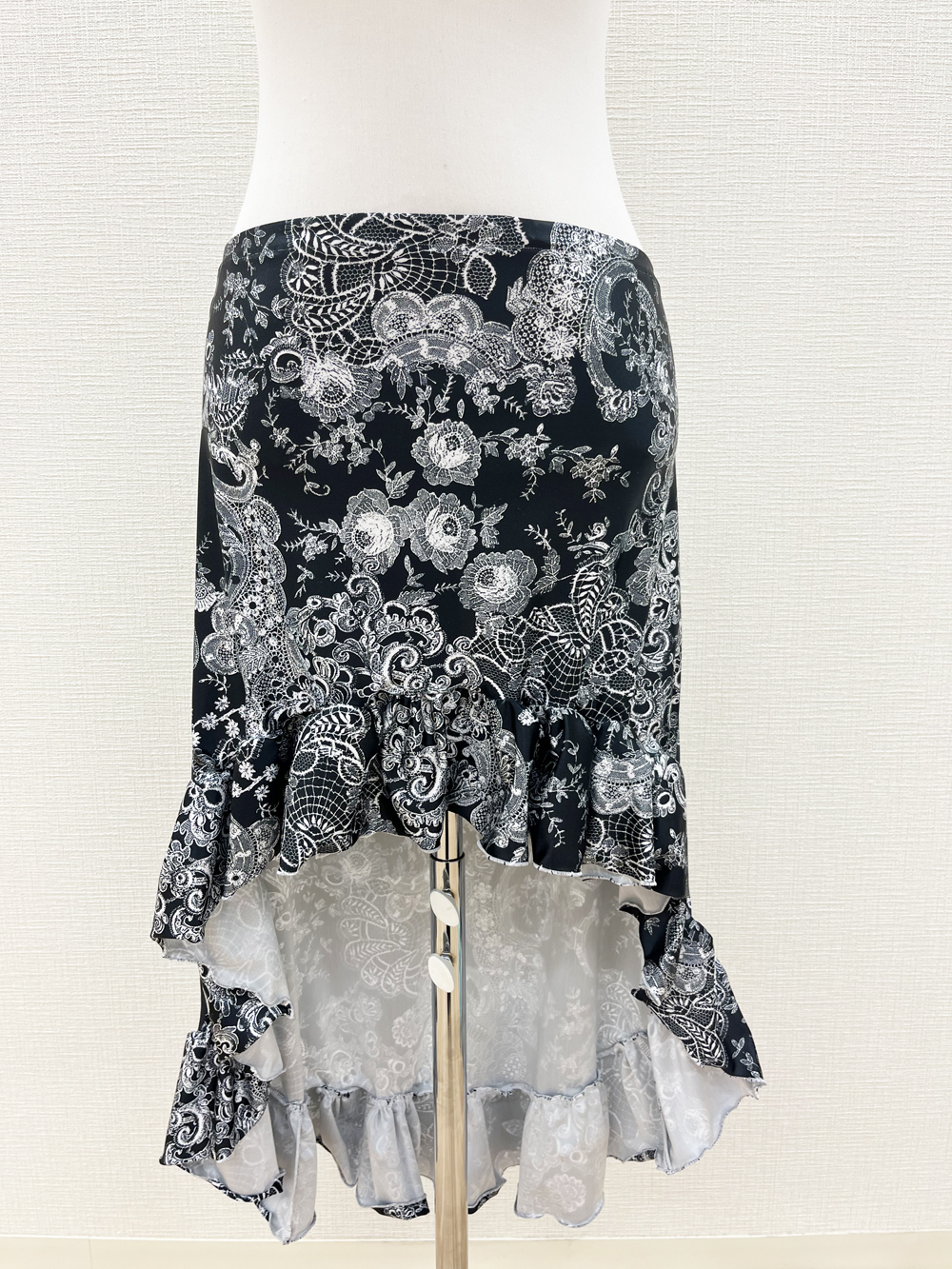 レース風の柄がエレガント！フィッシュテールタイプのベリーダンスヒップスカーフ【ベリーダンス衣装／レッスン着】