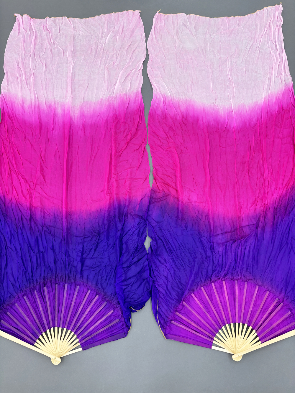 【紫-ピンク-薄ピンク】グラデーションが素敵！いくつでも欲しい、シルクファンベール！両手用、左右2本ペア！ベリーダンスショーでも大活躍♪【ベリーダンス/ステージグッズ】