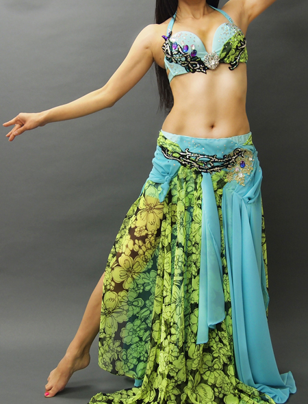 鮮やかな黄緑とエメラルドグリーンのベリーダンス衣装 Millana ミラーナ ベリーダンス衣装