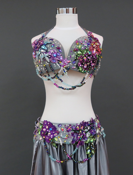 ベリーダンス衣装】大人なシルバーグレーで優雅ですっきりとした上品さ