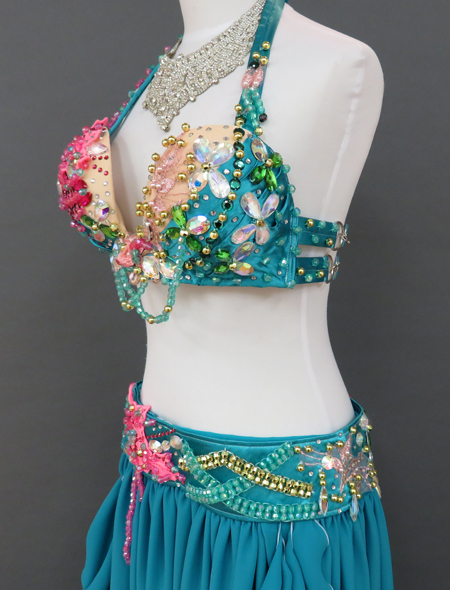 エメラルドグリーン衣装