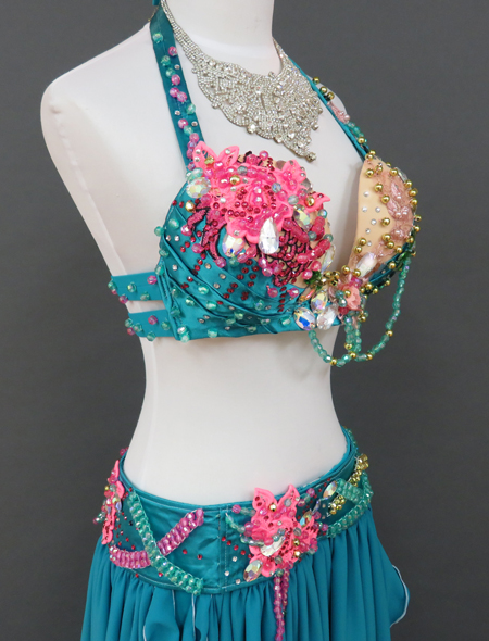 エメラルドグリーン衣装