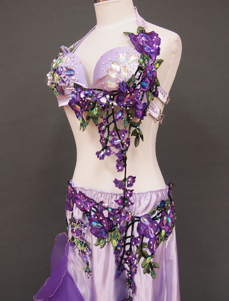 MiLLANA ベリーダンス衣装 新品 ベリーダンス衣装】薄紫＆可憐なデザインでエレガントさを演出