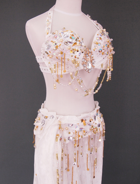 【美品・未使用】ホワイトカラー★ベリーダンス ★マーメイド★スパンコール 純白でエレガントなデザイン！高級感が魅力的なベリーダンス