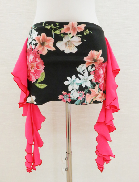 黒地に花柄が映える！サイドのピンクのフリルがキュートなコインなしヒップスカーフ【ベリーダンス衣装／レッスン着】