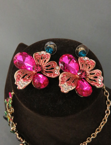 ネックレスとピアスのセット】南国風フラワーデザイン！カラフルベリー