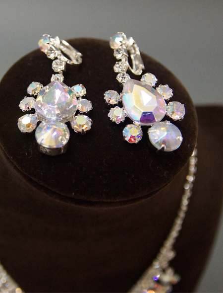 オーロラストーンの輝き！イヤリングセットのネックレス３　ミラーナベリーダンス衣装