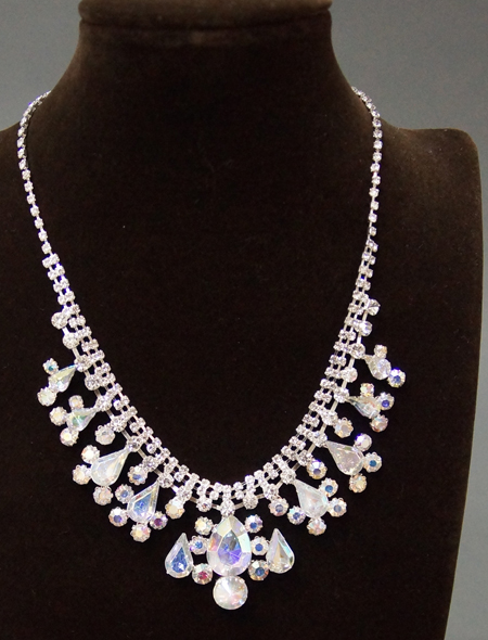 オーロラストーンの輝き！イヤリングセットのネックレス　ミラーナベリーダンス衣装