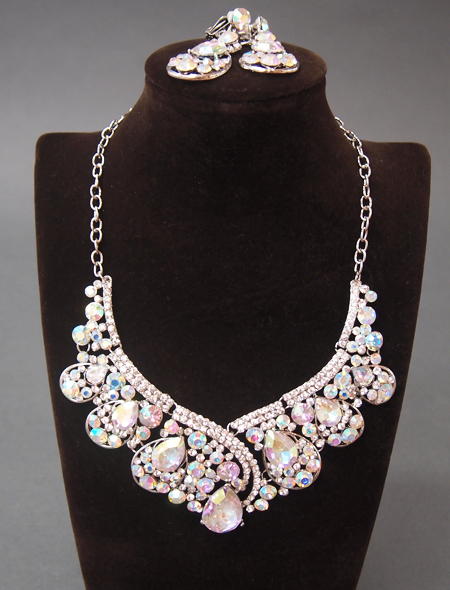 ドロップ型のネックレスとイヤリングのセット　ミラーナベリーダンス衣装