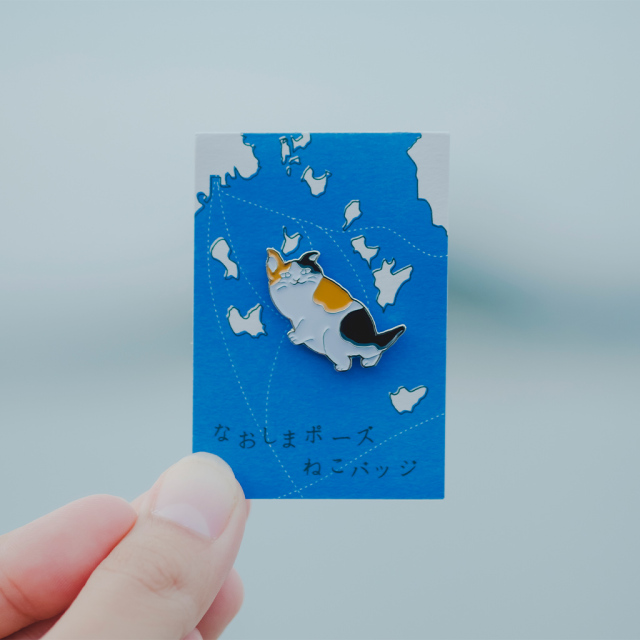 なおしまポーズねこバッジ_Naoshima-posed Cat Pin ベネッセハウス
